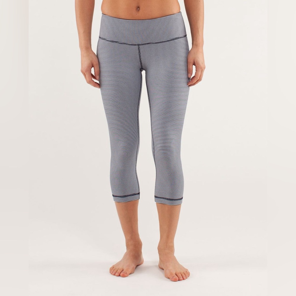 Lululemon gingham crop capri leggings